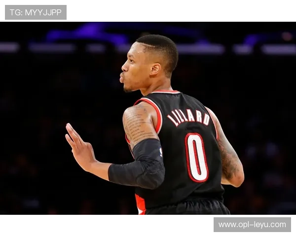 利拉德无球跑动效率提升，改变开拓者进攻结构