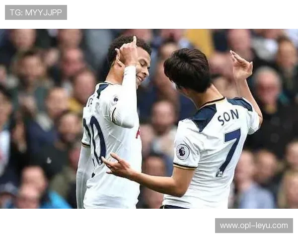 孙兴慜去逛街居然被粉丝认成路人，这日常反差也太大了吧！