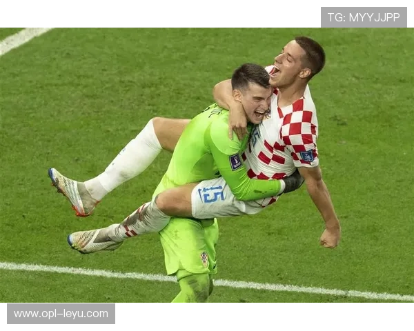 攻防转换枢纽：奥纳纳的战术作用解析